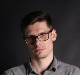Аналитик, проджект-менеджер — Денис Малин
